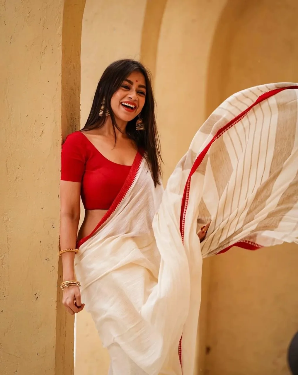 Red-white Pure handloom work saree